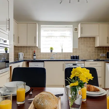 Esplanade Garden Apartment Scarborough